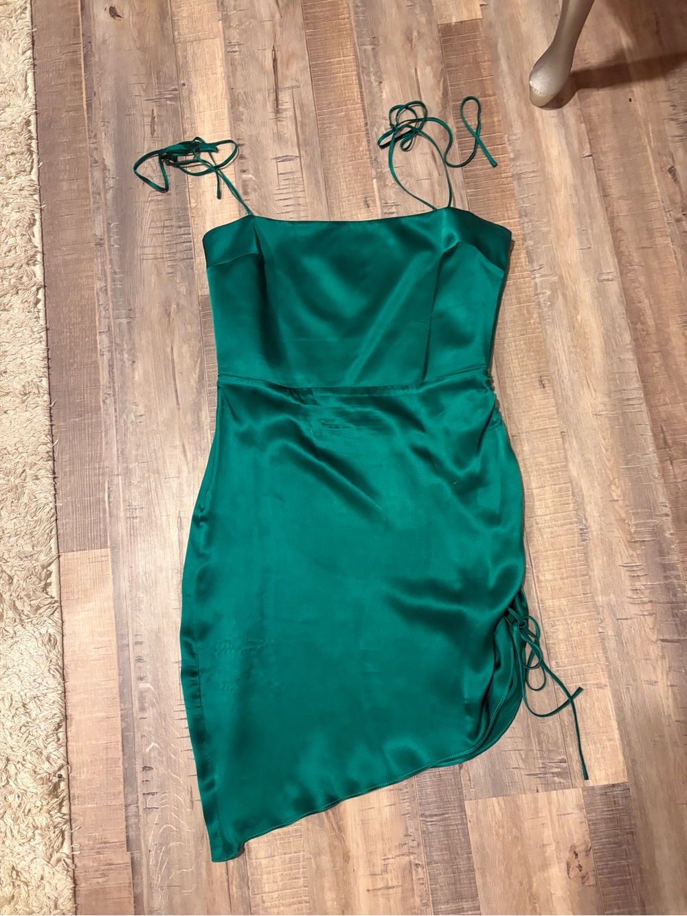 Amanda Uprichard emerald green mini satin cocktail dress